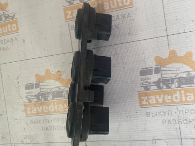 Кнопки света фар,птф ,включения фонаря за кабиной Iveco Stralis 